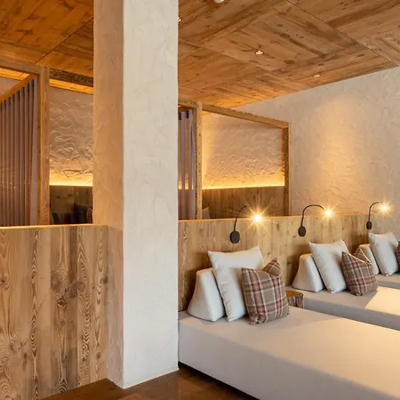 Historic Alte Goste Hotel Valdaora